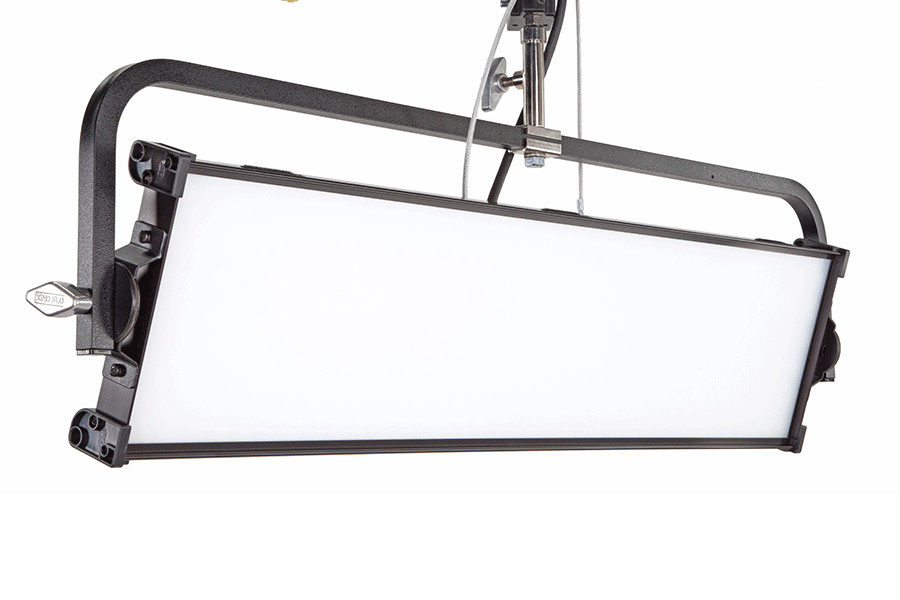 DIVA-LITE LED 31 DMX+GRILLE 90 sur LYRE